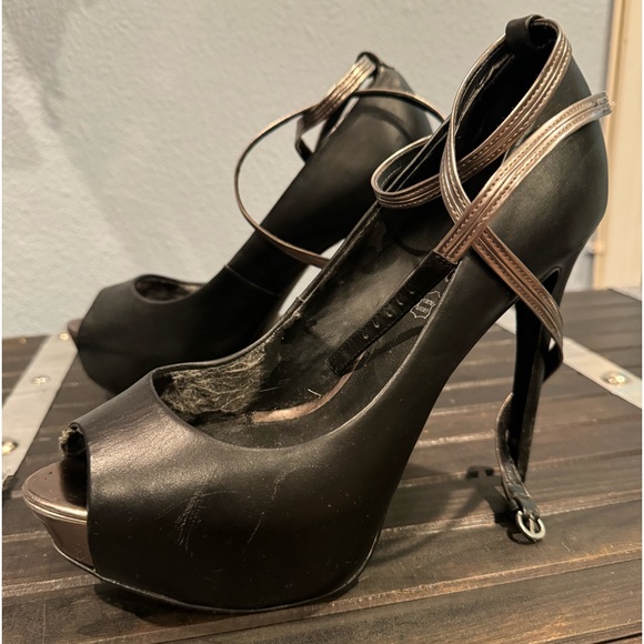 ALDO Heels with straps - Picture 6 of 9